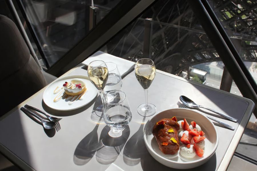 8 Things to Do for a Romantic Valentine’s Day Weekend in Paris