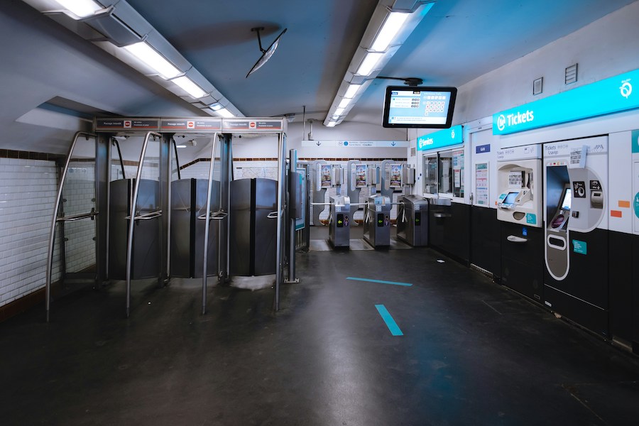 This is a picture of the ticket area at a Paris metro station.